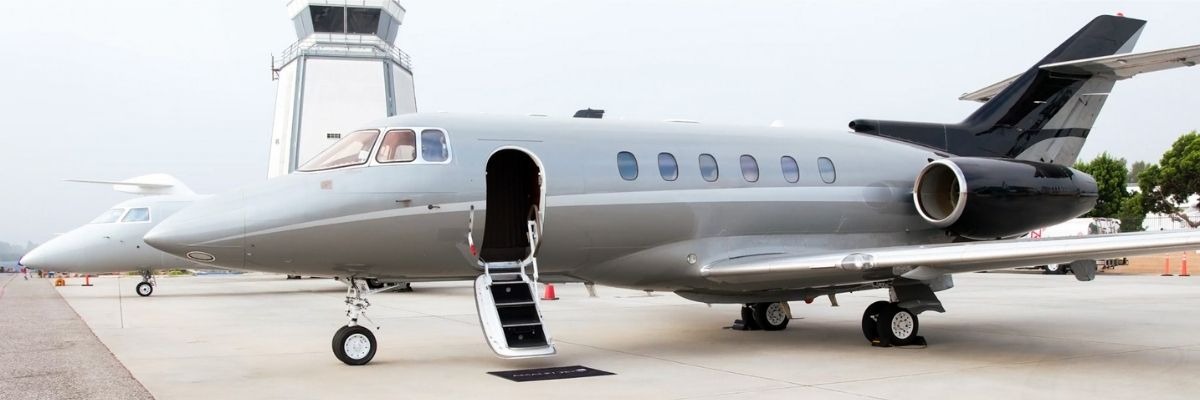 What It Costs to Fly Private Through Van Nuys Airport in Los Angeles