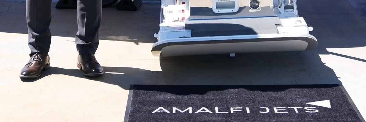 Private Jet Tipping Etiquette: How Much to Tip Crew