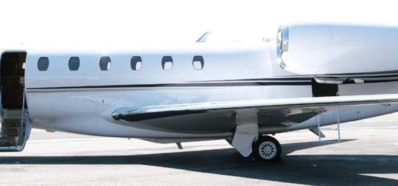 How Many People Can Fit on a Private Jet? Full Guide