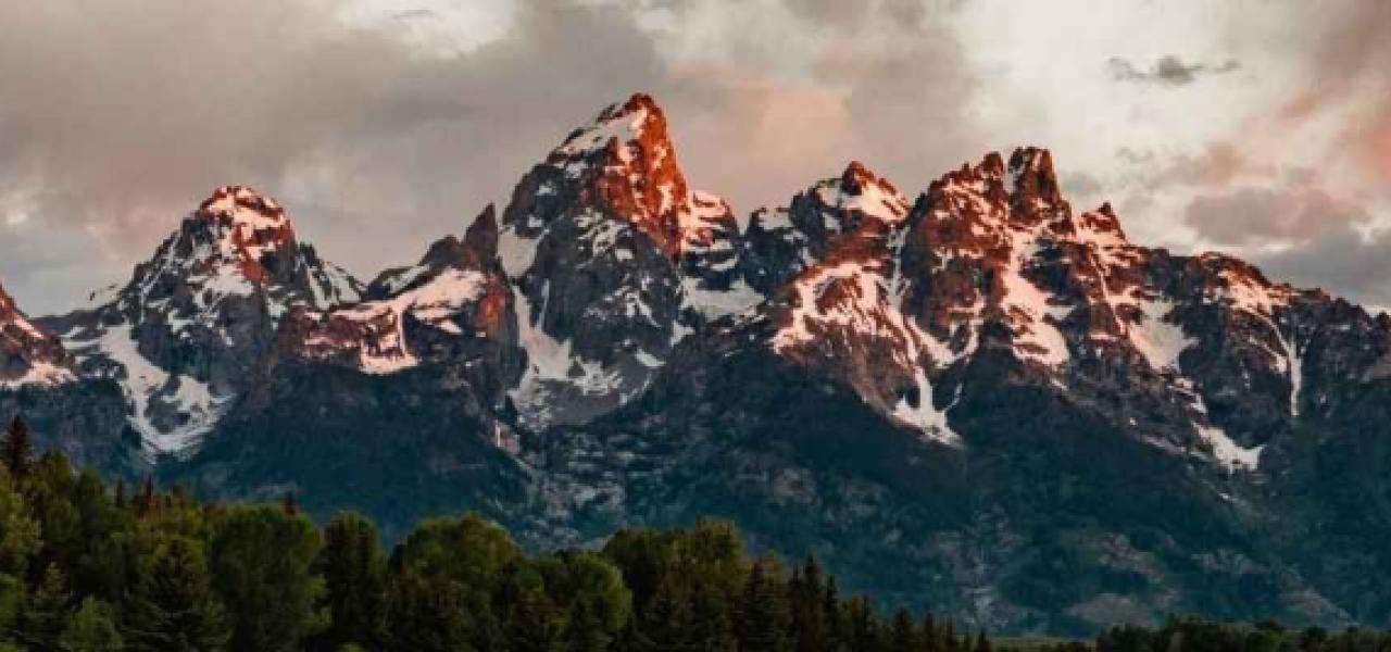 Jackson Hole Airport Private Jet Guide for Winter 2026