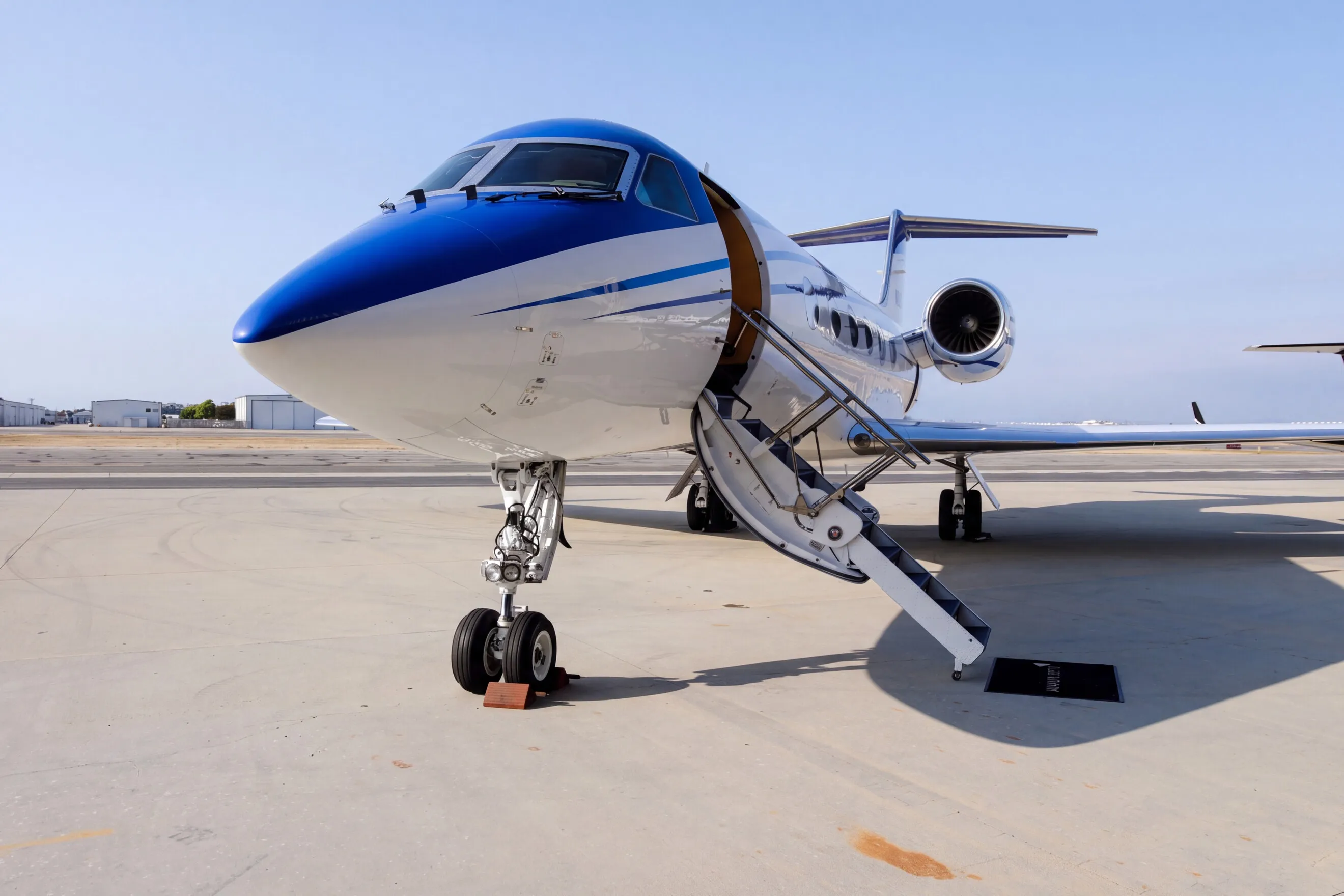 Heavy private jet