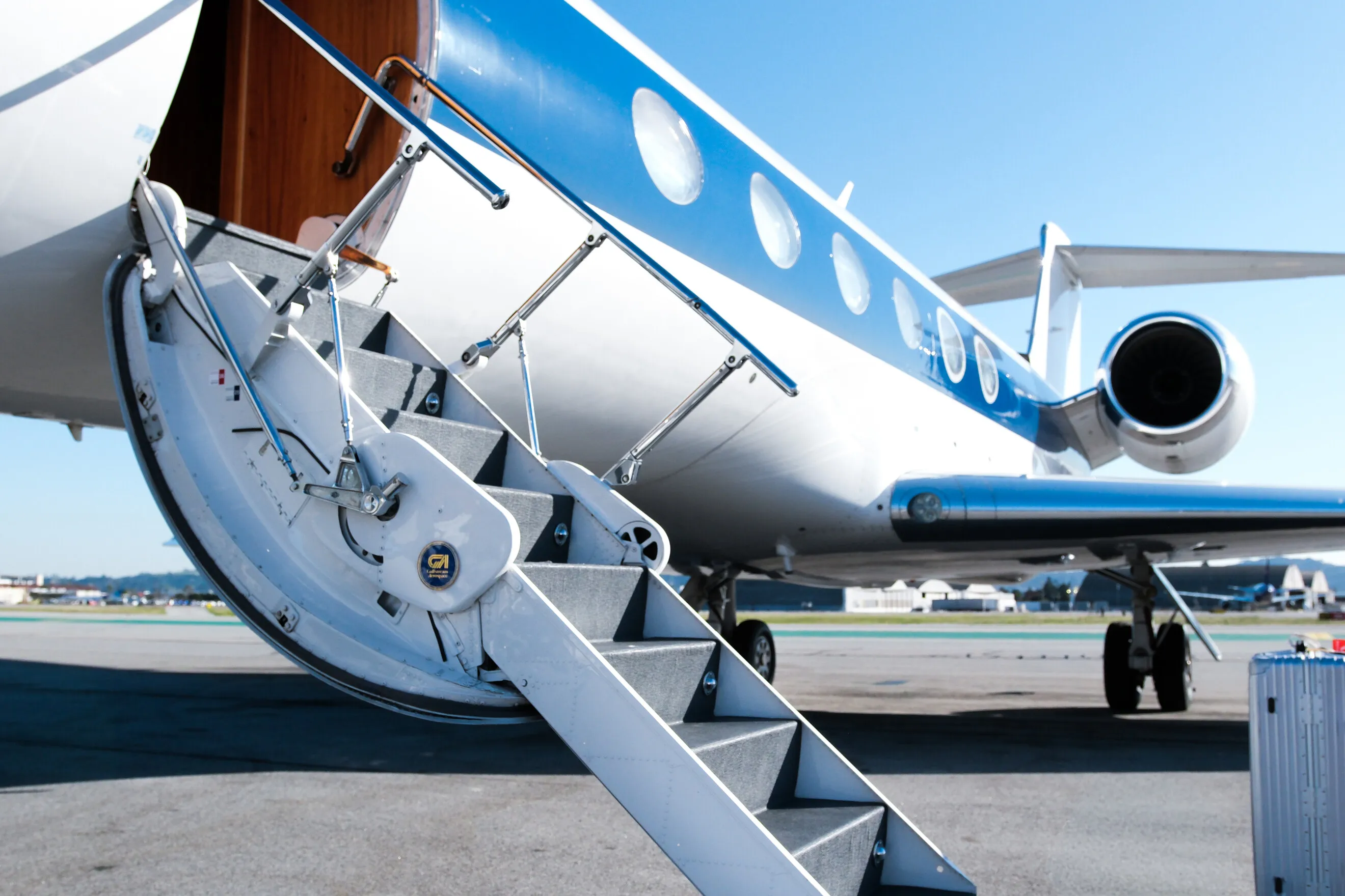 Ultra-long-range private jet