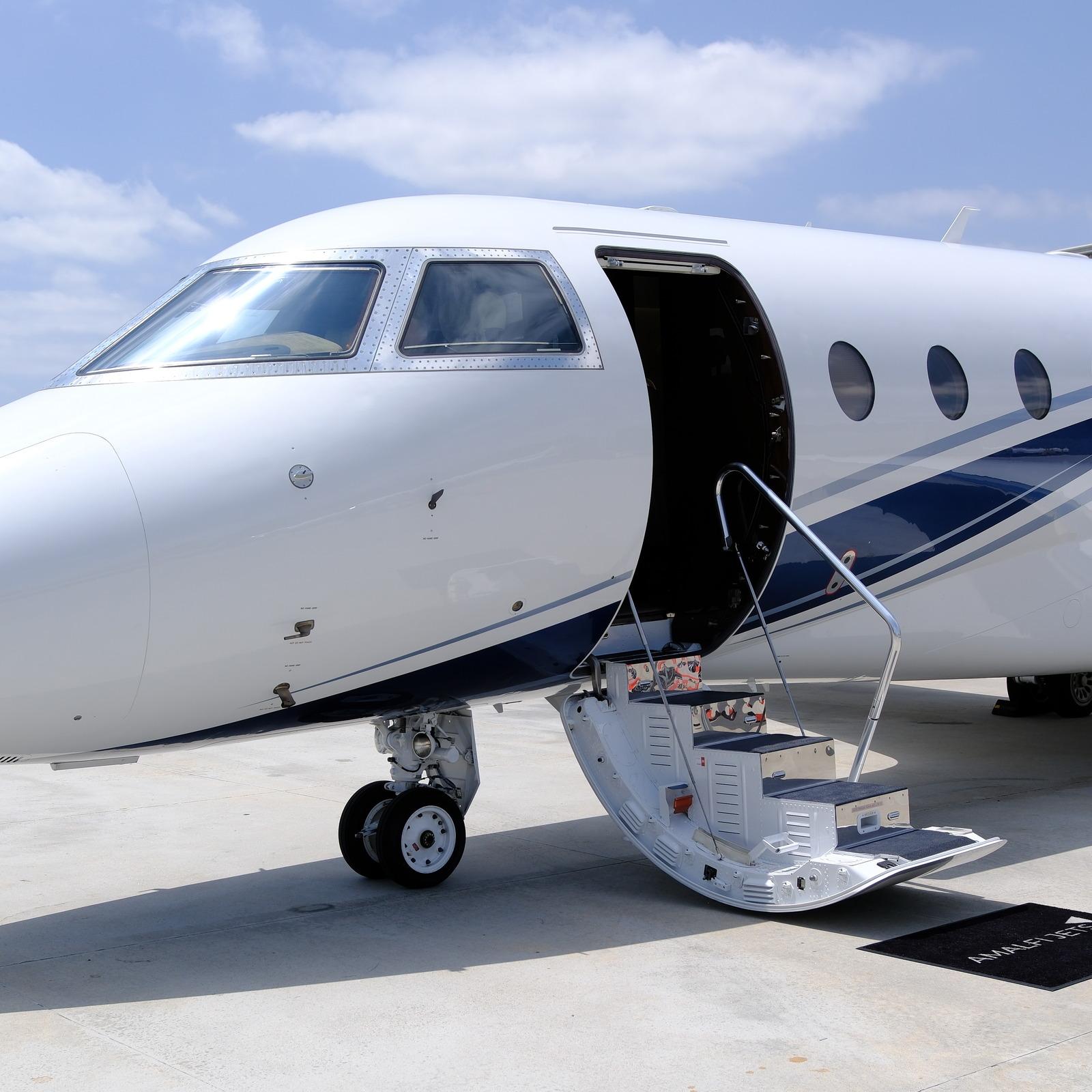 Super Midsize private jet charter