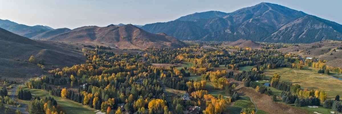 Private Jet to Sun Valley Summer 2026: Allen & Company Week and SUN Airport Access