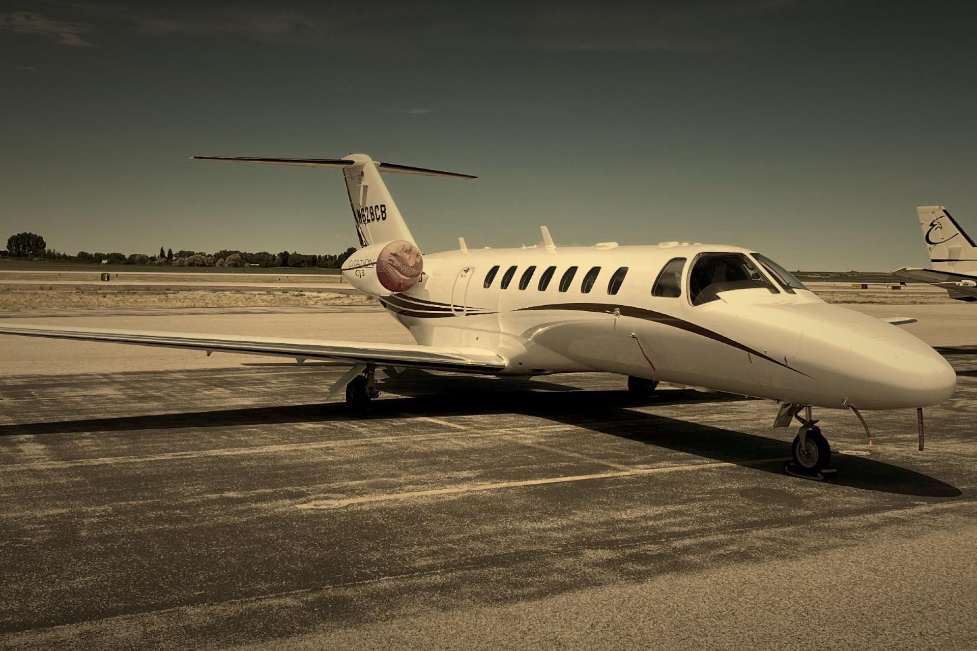 Light private jet charter