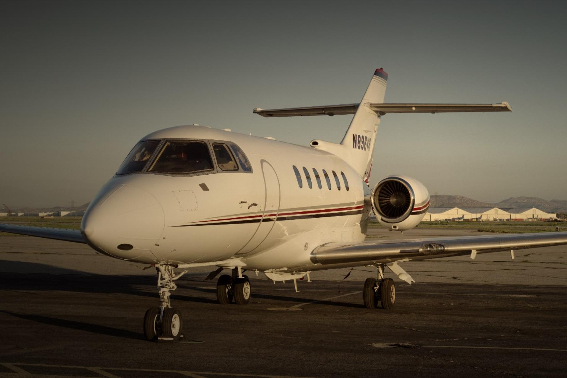 Midsize private jet charter