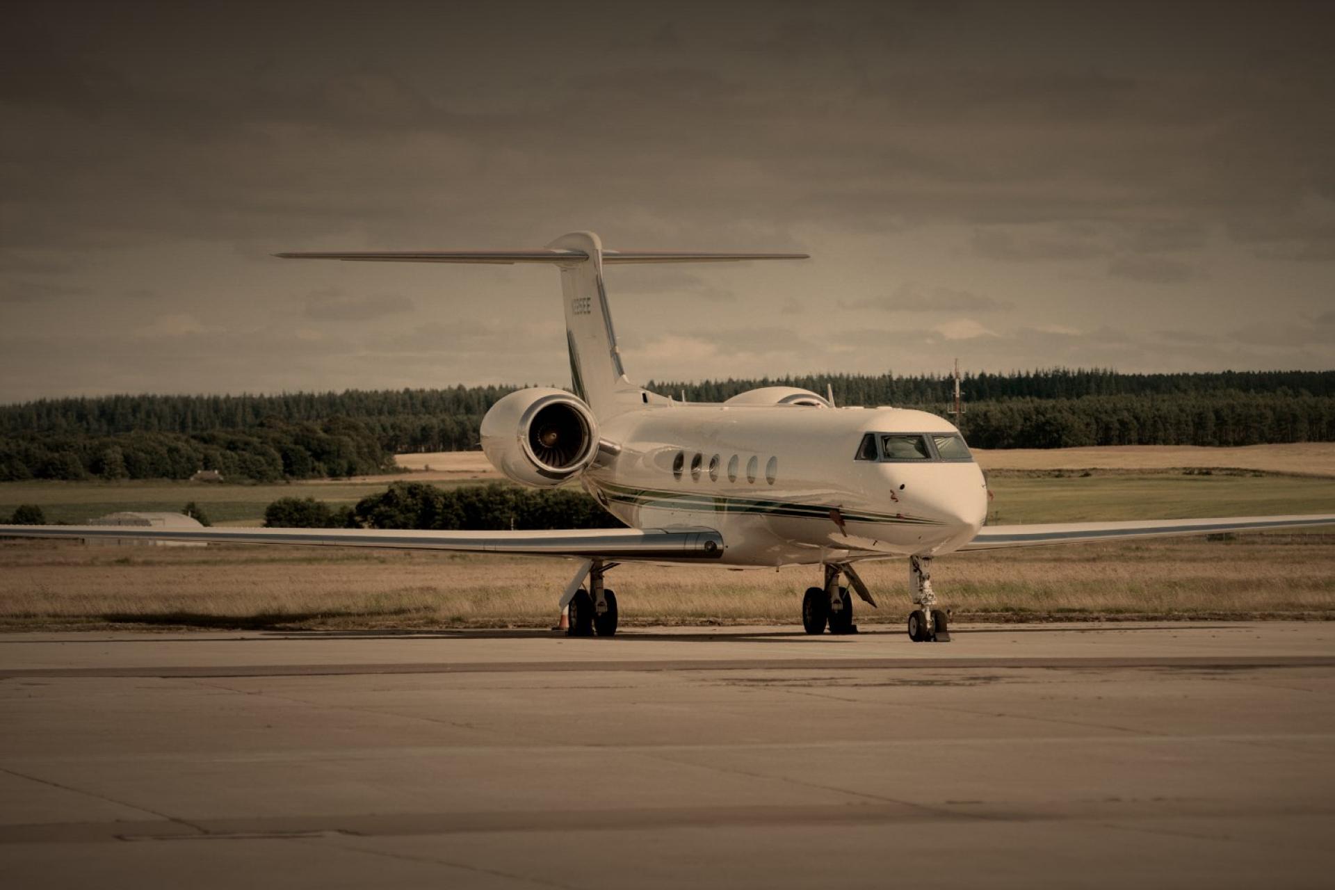 Heavy private jet charter