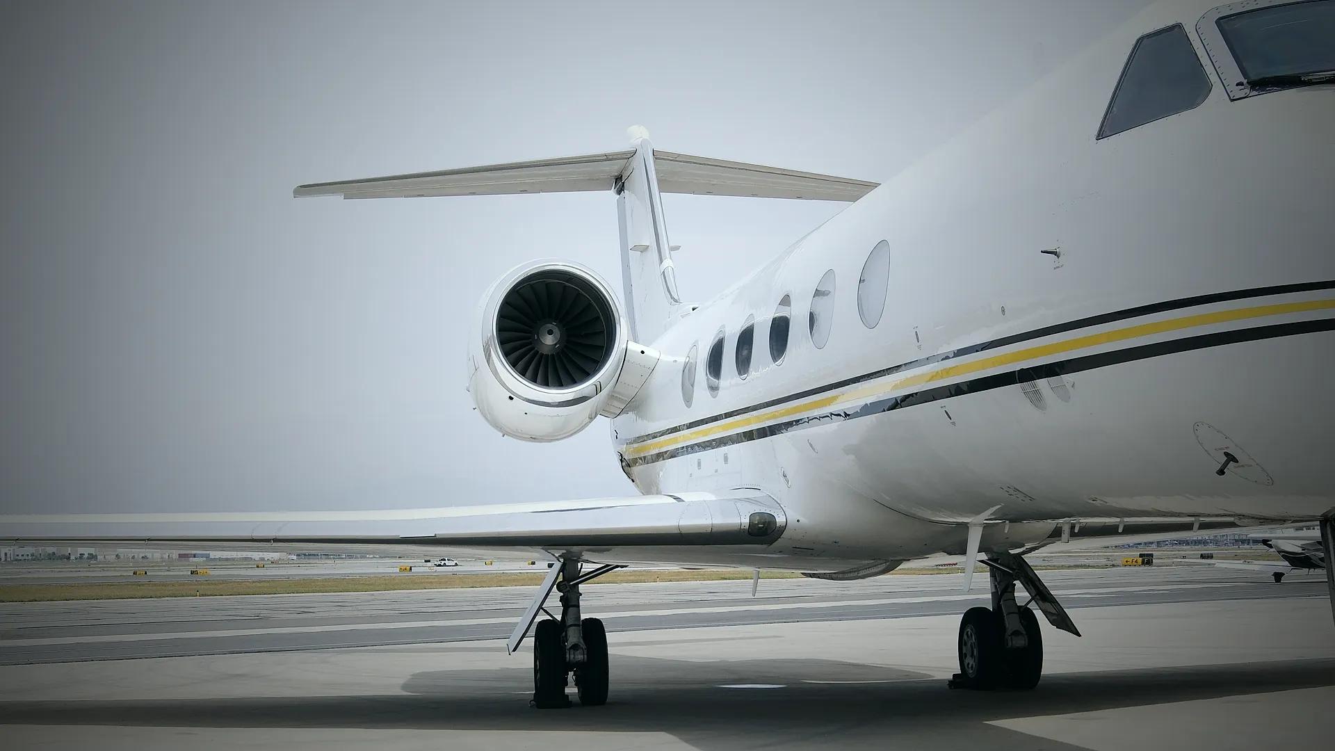 Heavy private jet charter