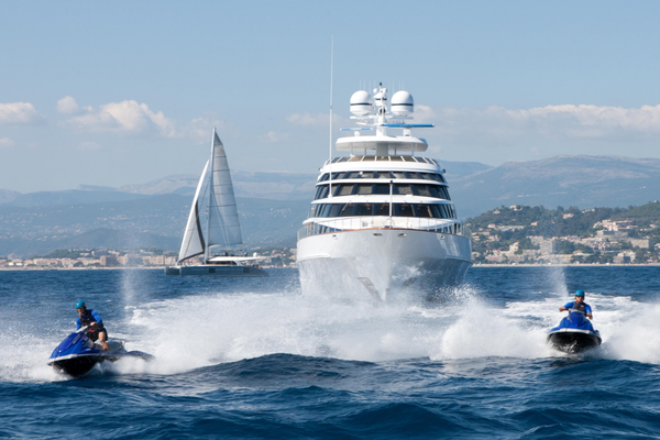 Amalfi Jets and yacht charters 
